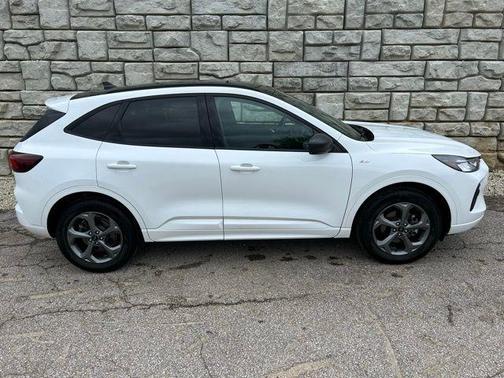 Oxford White 2023 Ford Escape ST-Line