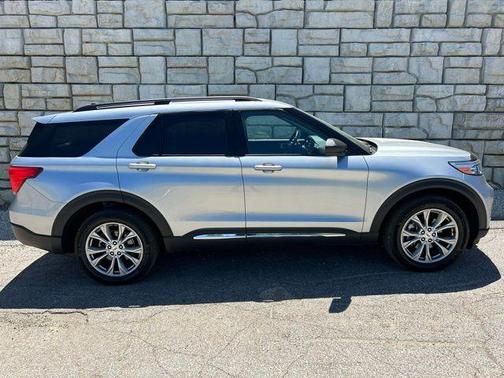 Iconic Silver Metallic 2023 Ford Explorer XLT
