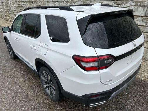 Platinum White Pearl 2023 Honda Pilot Elite