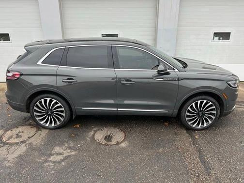 2022 Lincoln Nautilus Black Label