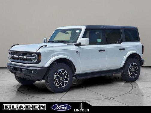 Oxford White 2026 Ford Bronco Outer Banks