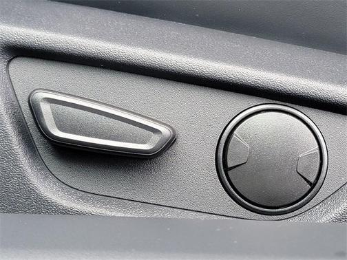 2025 Ford Mustang Premium