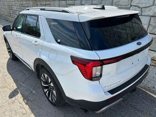 White Metallic 2025 Ford Explorer Platinum