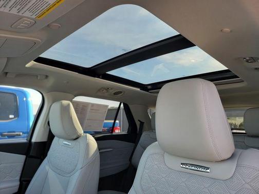 White Metallic 2025 Ford Explorer Platinum