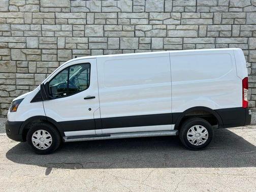 Oxford White 2025 Ford Transit-250 Base