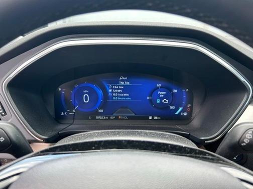 2022 Ford Escape Titanium Hybrid