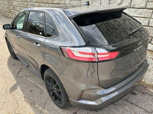 Carbonized Gray Metallic 2024 Ford Edge ST Line