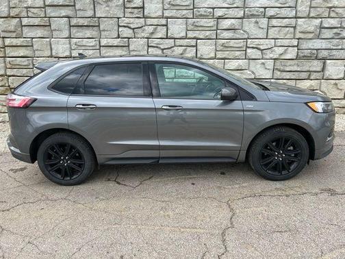 Carbonized Gray Metallic 2024 Ford Edge ST Line
