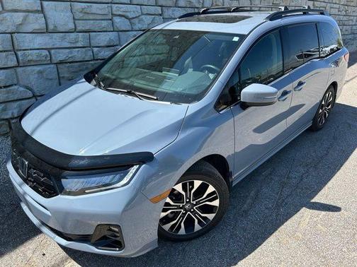 Sonic Gray Pearl 2025 Honda Odyssey Elite