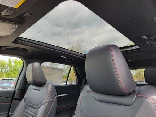Carbonized Gray Metallic 2026 Ford Explorer ST-Line