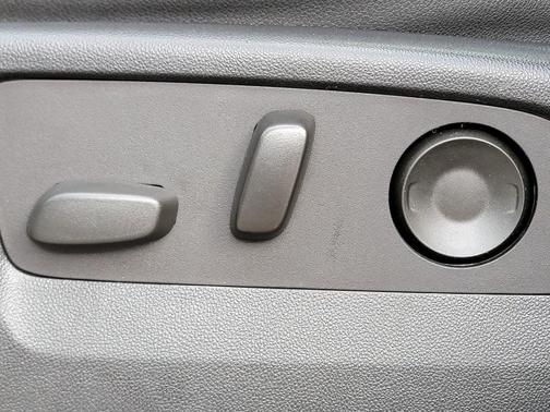 White Frost Tri-Coat 2022 GMC Yukon SLT