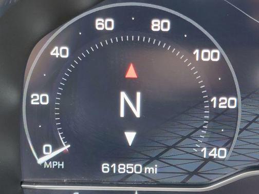 White Frost Tri-Coat 2022 GMC Yukon SLT