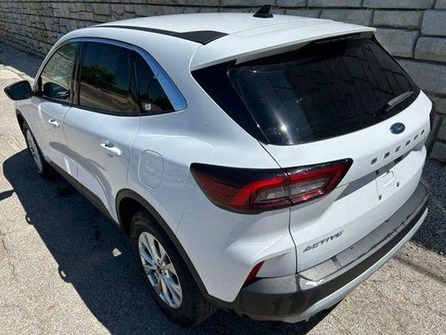 Oxford White 2023 Ford Escape Active