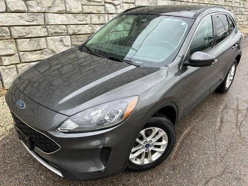 Magnetic Metallic 2020 Ford Escape SE