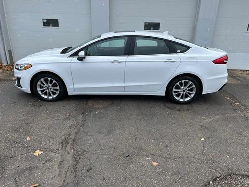 2020 Ford Fusion Hybrid SE
