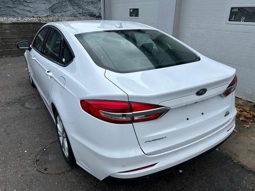 2020 Ford Fusion Hybrid SE