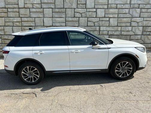Pristine White 2022 Lincoln Corsair Standard