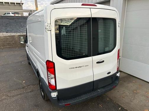 2015 Ford Transit-250 130 WB Medium Roof Cargo