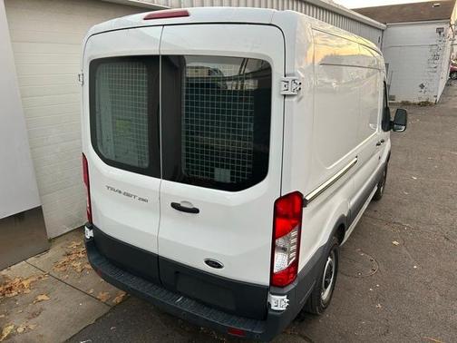 2015 Ford Transit-250 130 WB Medium Roof Cargo