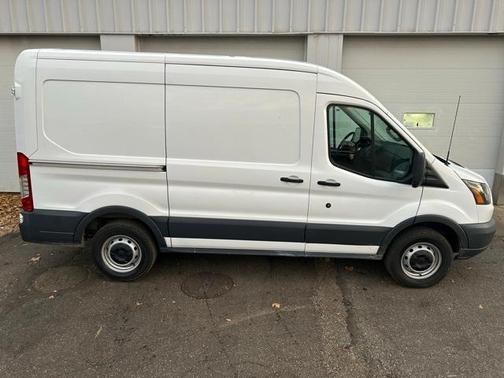 2015 Ford Transit-250 130 WB Medium Roof Cargo
