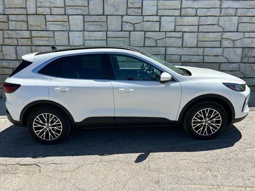 Star White 2025 Ford Escape PHEV
