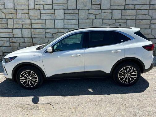 Star White 2025 Ford Escape PHEV