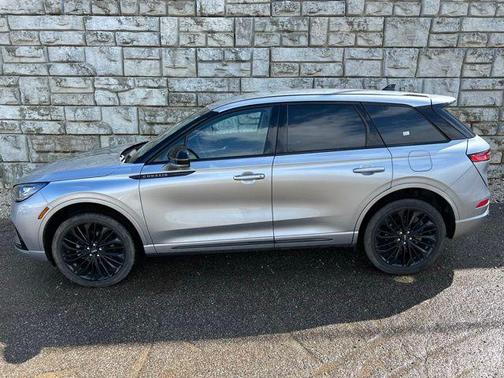 Silver Radiance Metallic 2024 Lincoln Corsair Premiere