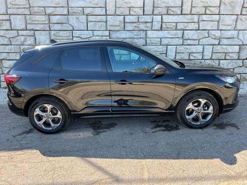 Agate Black Metallic 2024 Ford Escape ST-Line