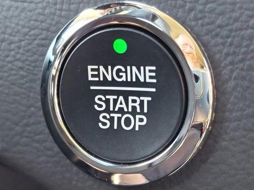 Oxford White 2024 Ford Edge SE