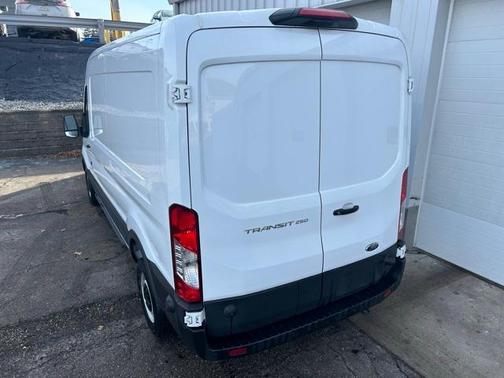 2024 Ford Transit-250 148 WB Medium Roof Cargo