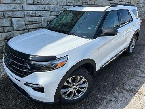 Star White 2023 Ford Explorer XLT