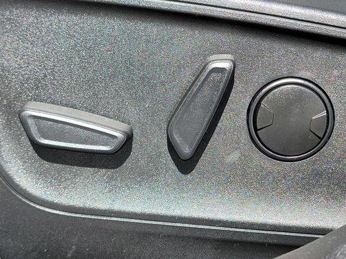 Iconic Silver Metallic 2023 Ford Escape ST-Line Select