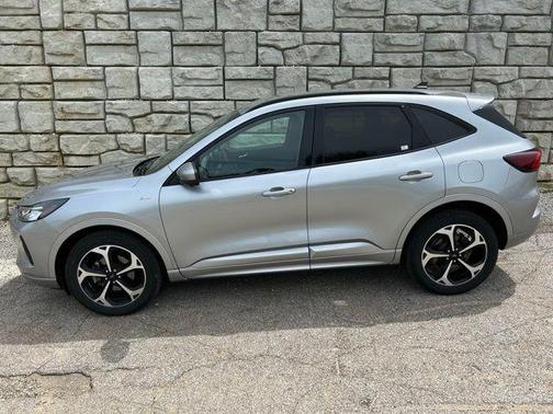 Iconic Silver Metallic 2023 Ford Escape ST-Line Select