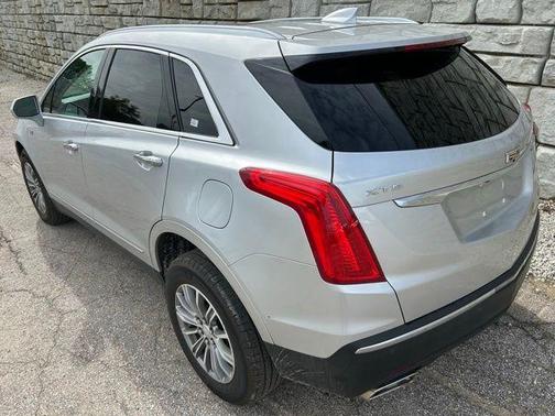 Radiant Silver Metallic 2019 Cadillac XT5 Luxury
