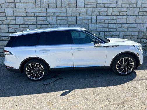 Pristine White 2024 Lincoln Aviator Reserve AWD