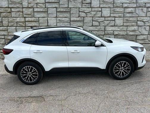 Star White 2023 Ford Escape PHEV