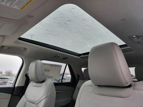 Star White 2026 Ford Explorer Active