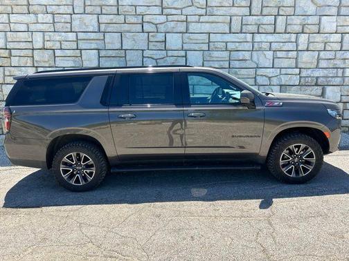 Graywood Metallic 2021 Chevrolet Suburban Z71