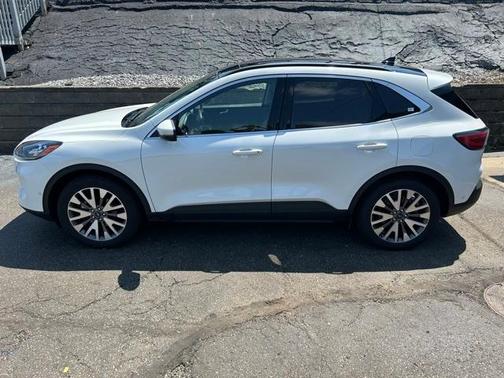 2020 Ford Escape Titanium Hybrid