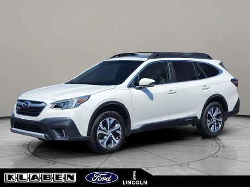 Crystal White Pearl 2022 Subaru Outback Limited