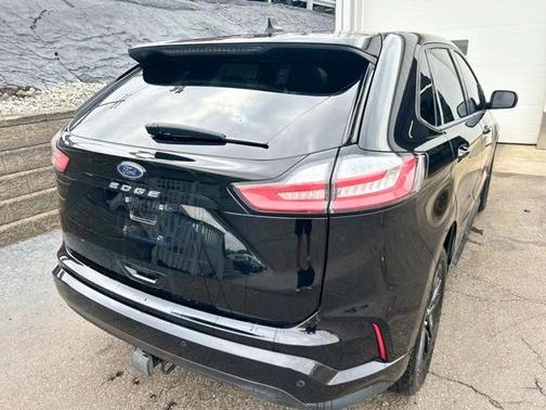 2022 Ford Edge ST Line