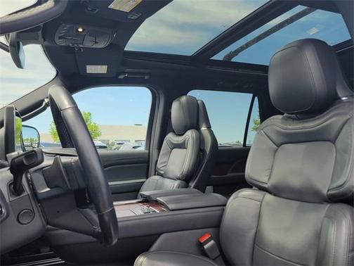 2022 Lincoln Navigator L Reserve