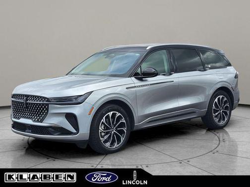 Silver Radiance 2025 Lincoln Nautilus Reserve