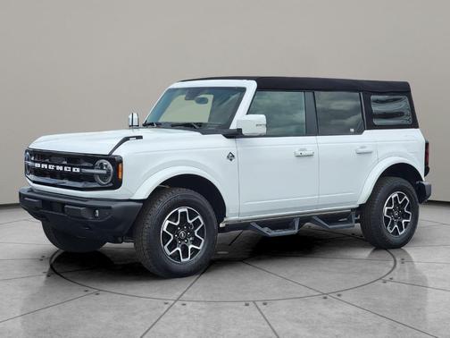 Oxford White 2023 Ford Bronco Outer Banks