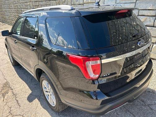 Agate Black Metallic 2019 Ford Explorer XLT