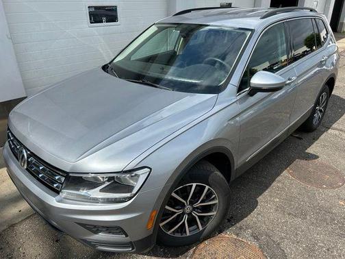 Pyrite Silver Metallic 2020 Volkswagen Tiguan 2.0T SE