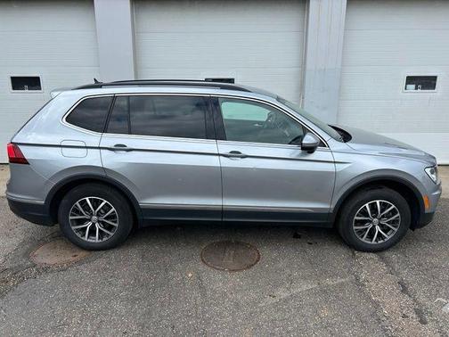 Pyrite Silver Metallic 2020 Volkswagen Tiguan 2.0T SE