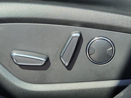 Jewel 2023 Lincoln Nautilus Reserve