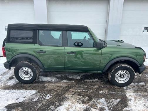 2023 Ford Bronco Base