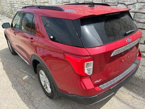 Rapid Red Metallic Tinted Clearcoat 2023 Ford Explorer XLT